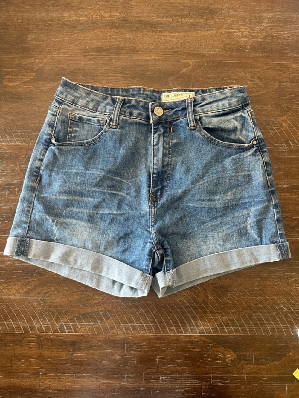 Classic Blue Denim Cuffed Women's Shorts high-rise